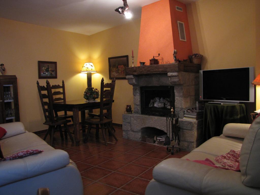 Hostal Rural Huartearena Iza Eksteriør billede